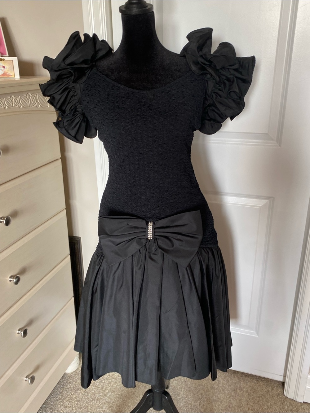Vintage 1980s Black Puff-Sleeve Bow Waist Prom Dress | Size 9